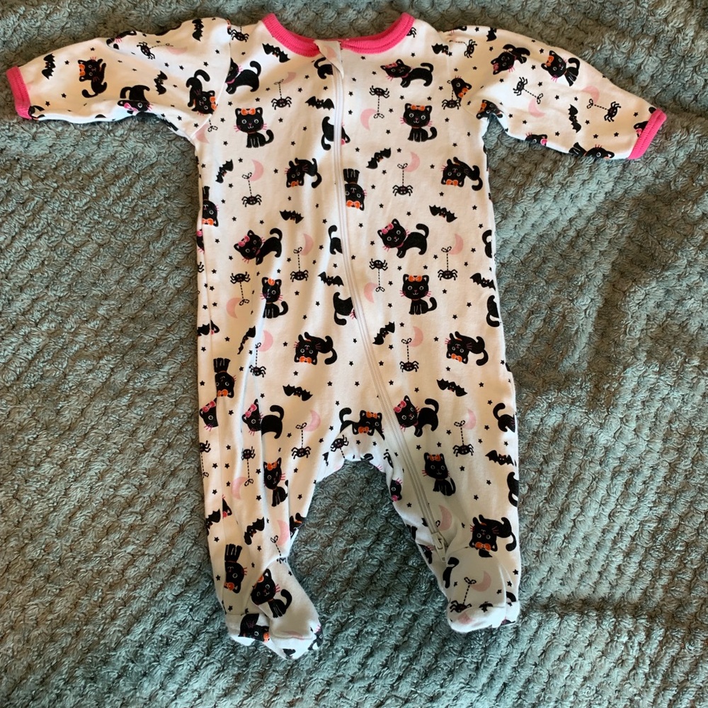 Halloween cute cat girls pjs.